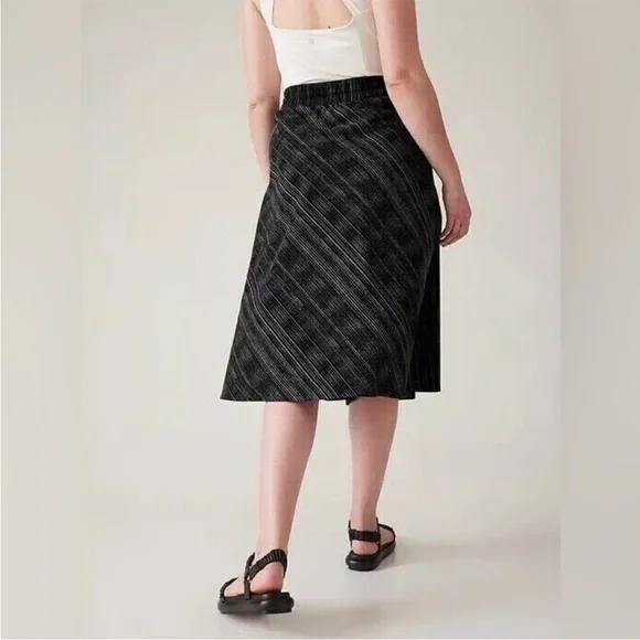 NWT ATHLETA Arrival Skirt Pull On Midi in Amara Stripe Black - Picture 3 of 3